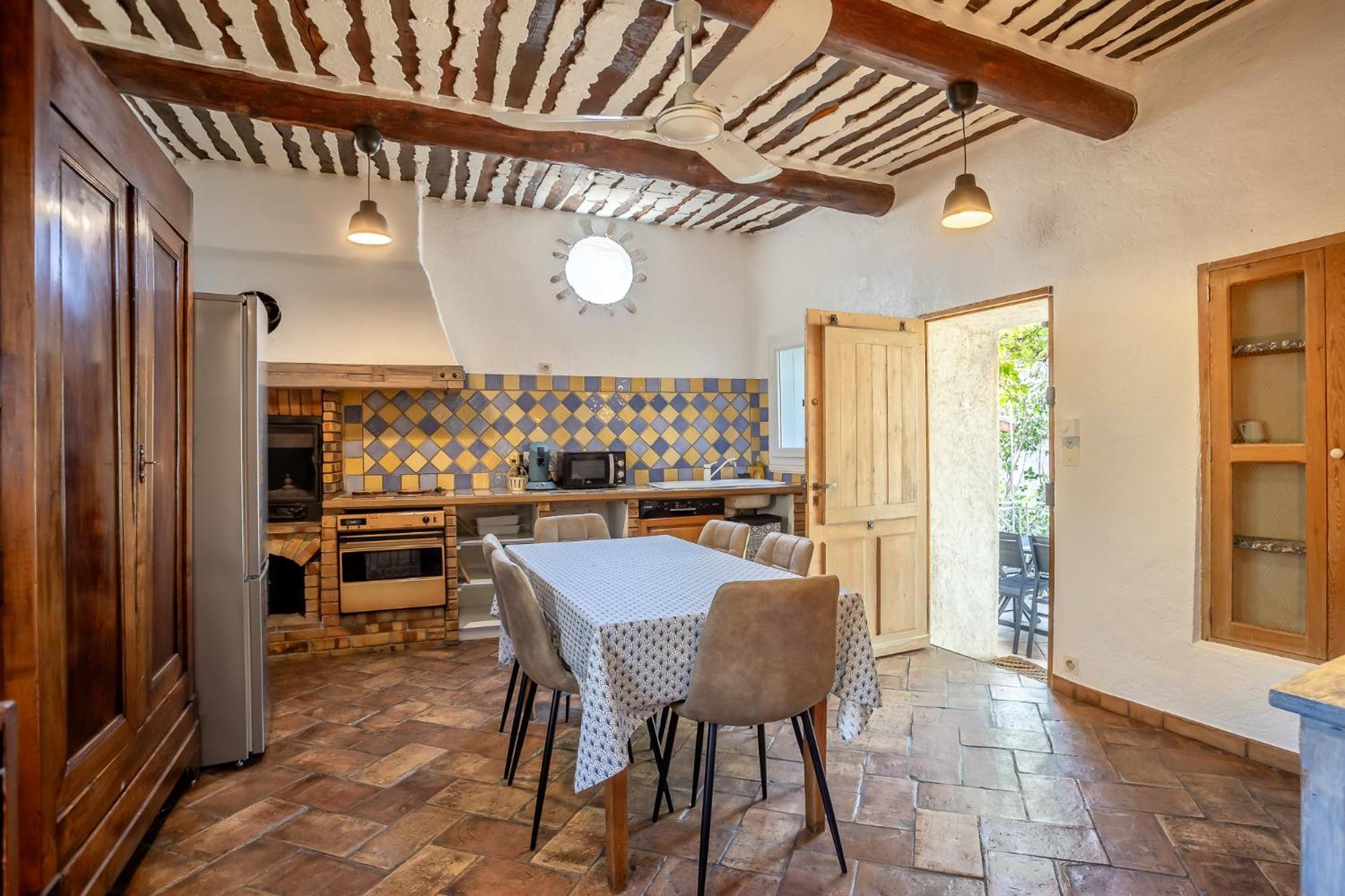 Le Chateau Olive Et Raisin Fontaine-de-Vaucluse Exterior foto