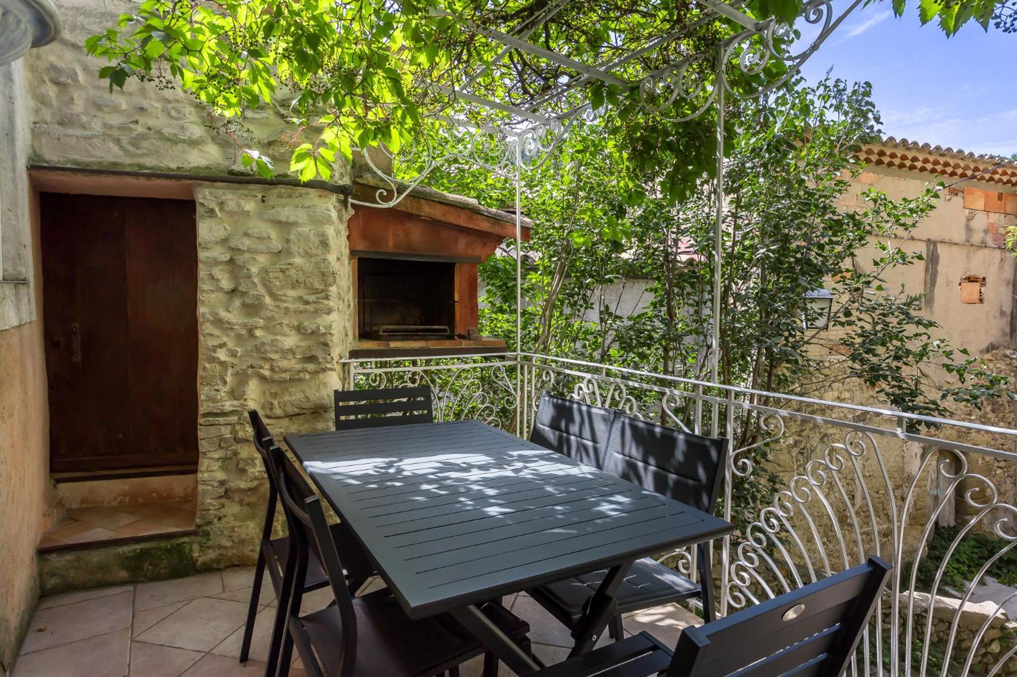 Le Chateau Olive Et Raisin Fontaine-de-Vaucluse Exterior foto