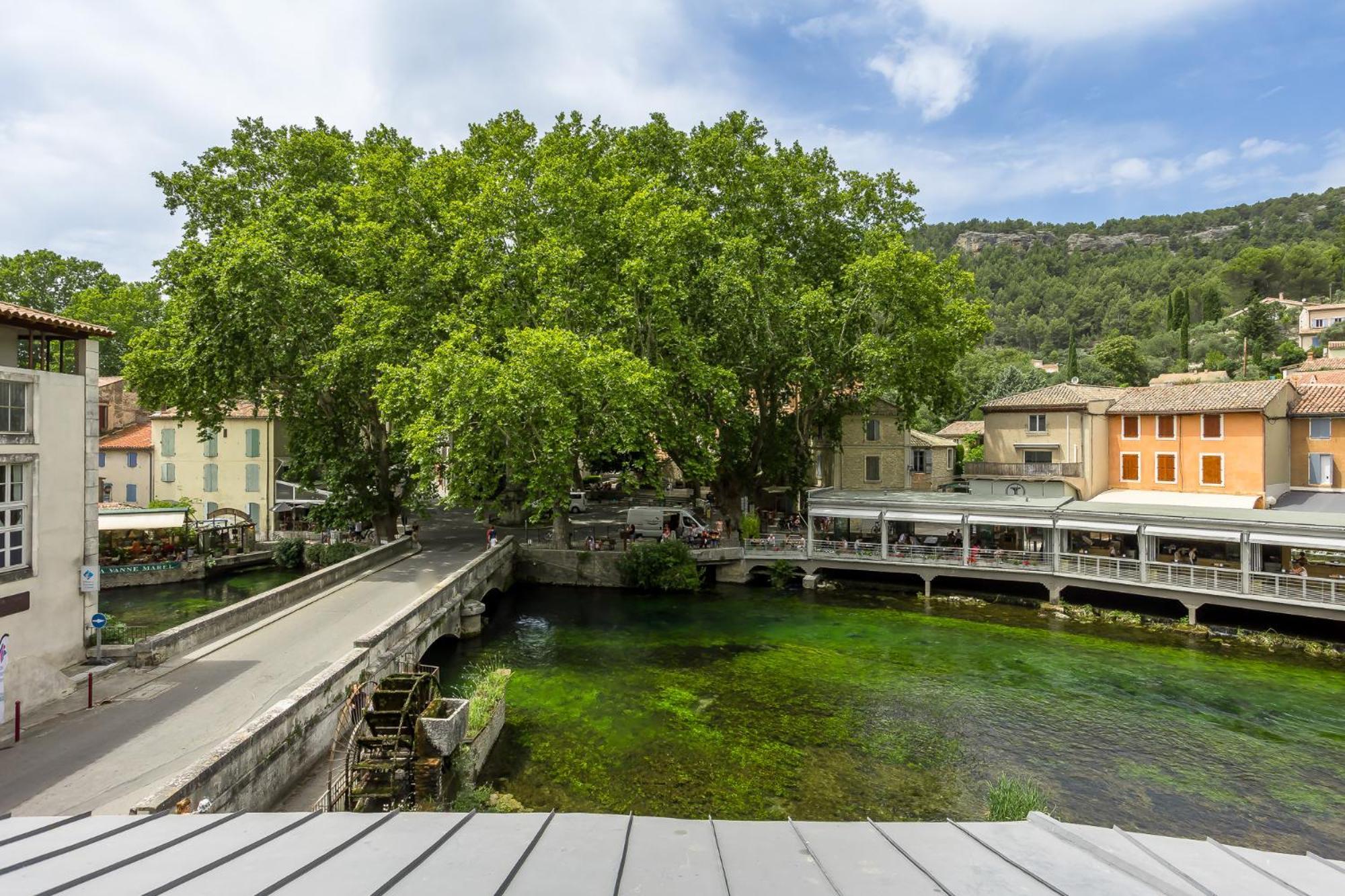 Le Chateau Olive Et Raisin Fontaine-de-Vaucluse Exterior foto